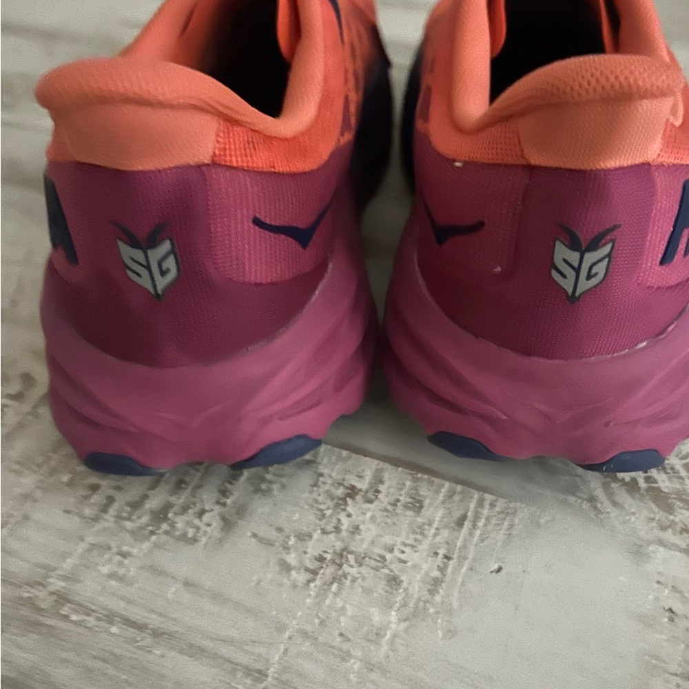 Hoka One Speedgoat 5 Women’s Size 10 B  running shoes NWOT - Picture 5 of 8